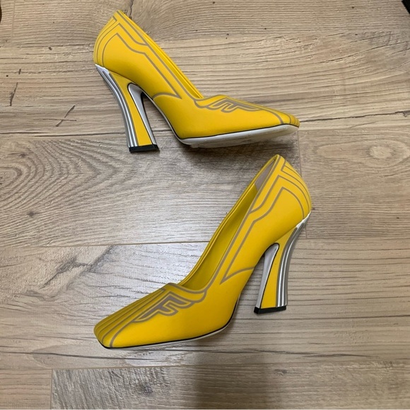 Fendi Ffredom Heel in Yellow - Picture 4 of 5